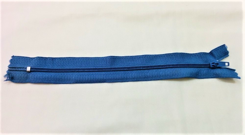 tessuto cerniera lampo zip catena 3 da 70cm fissa nero prezzo al pezzo 1.65  €